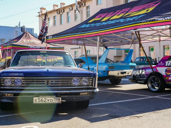 Revitalize Your Wardrobe: Top Style Tips to Transform Your Vintage Tweed Blazer