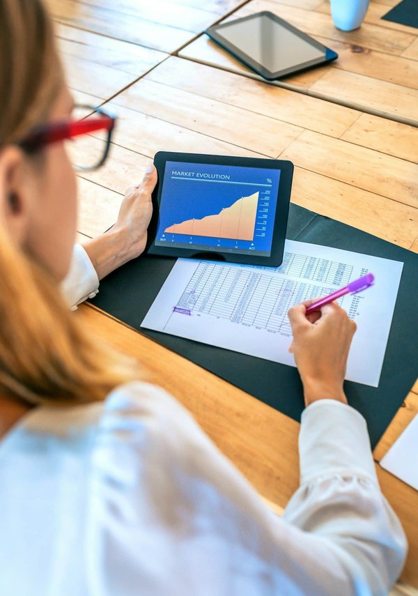 Which UK Fashion Designers Are Redefining Women's Workwear?